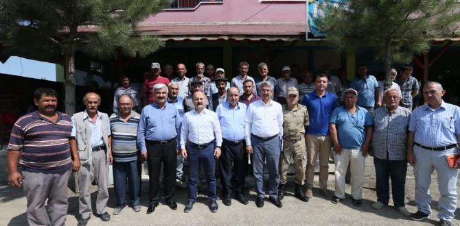 KÖYLERE YÖNELİK HİZMETLERİMİZİN DAHA ETKİN BİR ŞEKİLDE YÜRÜTÜLMESİ İÇİN BAŞLATTIĞIMIZ ZİYARETLERE MERKEZ İLÇEMİZİN KÖYLERİ İLE DEVAM EDİYORUZ