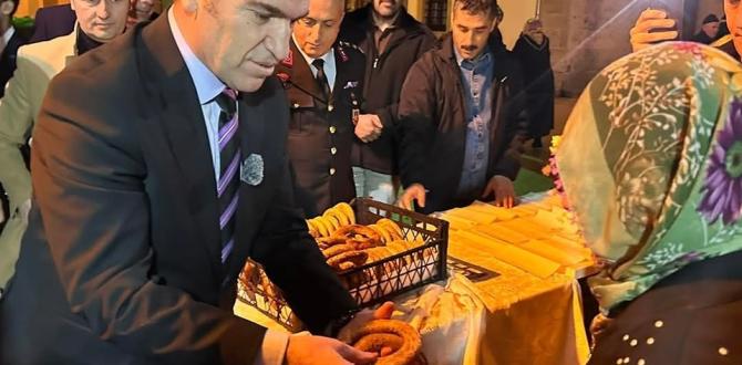Amasya’da Ramazan Geleneği Devam Ediyor: Vali, Simit Dağıtarak Çocukları Sevindirdi.