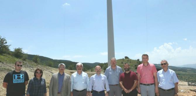 GÜMÜŞHACIKÖY DUMANLI KÖYÜ MEVKİİNDE YAPIMINDA SONA GELİNEN RÜZGAR ENERJİSİ SANTRALİNDE İNCELEMELERDE BULUNULDU