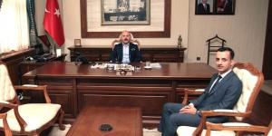 HAMAMÖZÜ KAYMAKAM VEKİLİ AHMET SALİH POÇANOĞLU’NDAN VALİMİZ DR. OSMAN VAROL’A VEDA ZİYARETİ