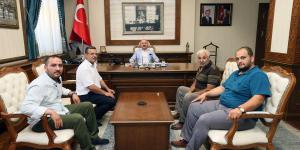 AMASYA HAL KOMİSYONCULARI BAŞKANI BEKİR KODEK VE YÖNETİMİ VALİLİĞİMİZİ ZİYARET ETTİ