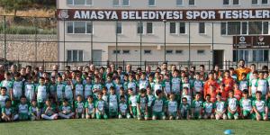 AMASYA BELEDİYESİ YAZ FUTBOL OKULU SEZONUNU AÇTI