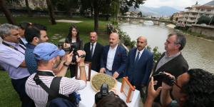 VALİLİĞİMİZ VE OKA’NIN DESTEKLERİYLE İLİMİZDE ÇIKARILAN BEJ MERMERİMİZ VE ÇİÇEK BAMYAMIZ İÇİN COĞRAFİ İŞARET TESCİL BELGELERİ ALINDI