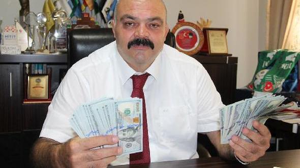 Amasya Olimpiyat Şampiyonu Eski Sporcu 9 Bin Dolarını Bozdurdu