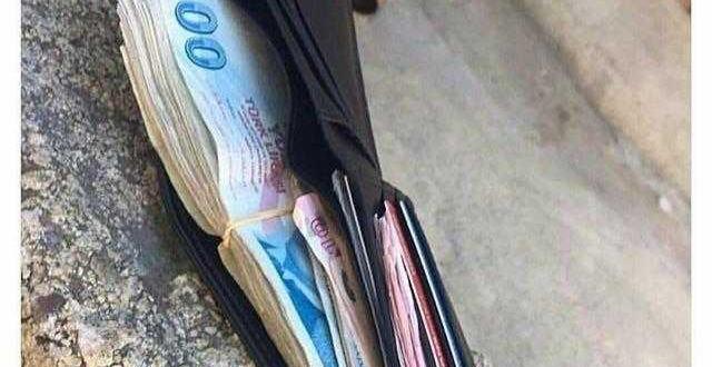 Çocuklar Yerde Bulduğu Cüzdanı Sahibine Teslim Etti