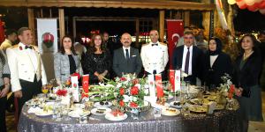 VALİMİZ DR. OSMAN VAROL VE EŞİ FUNDA VAROL HANIMEFENDİ, 30 AĞUSTOS ZAFER BAYRAMI MÜNASEBETİYLE RESEPSİYON VERDİLER