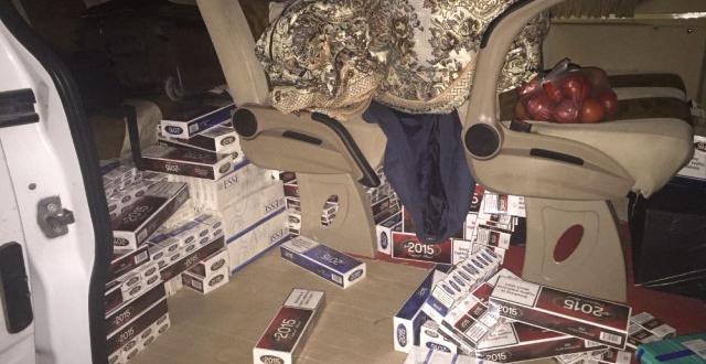 İki Otomobilden 9 Bin 400 Paket Kaçak Sigara Çıktı
