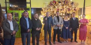 Çiftimize mutluluklar diliyor, her iki ailemizide tebrik ediyoruz.