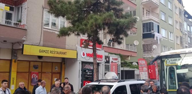 YENİ İŞKUR BİNASI KARŞISINDA TRAFİK KAZASI.